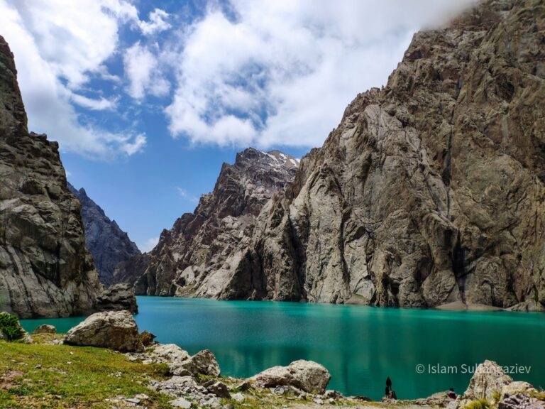 Kyrgyzstan Highlights: Issyk-Kul, Song-Kol & Kel-Suu — 10 Days